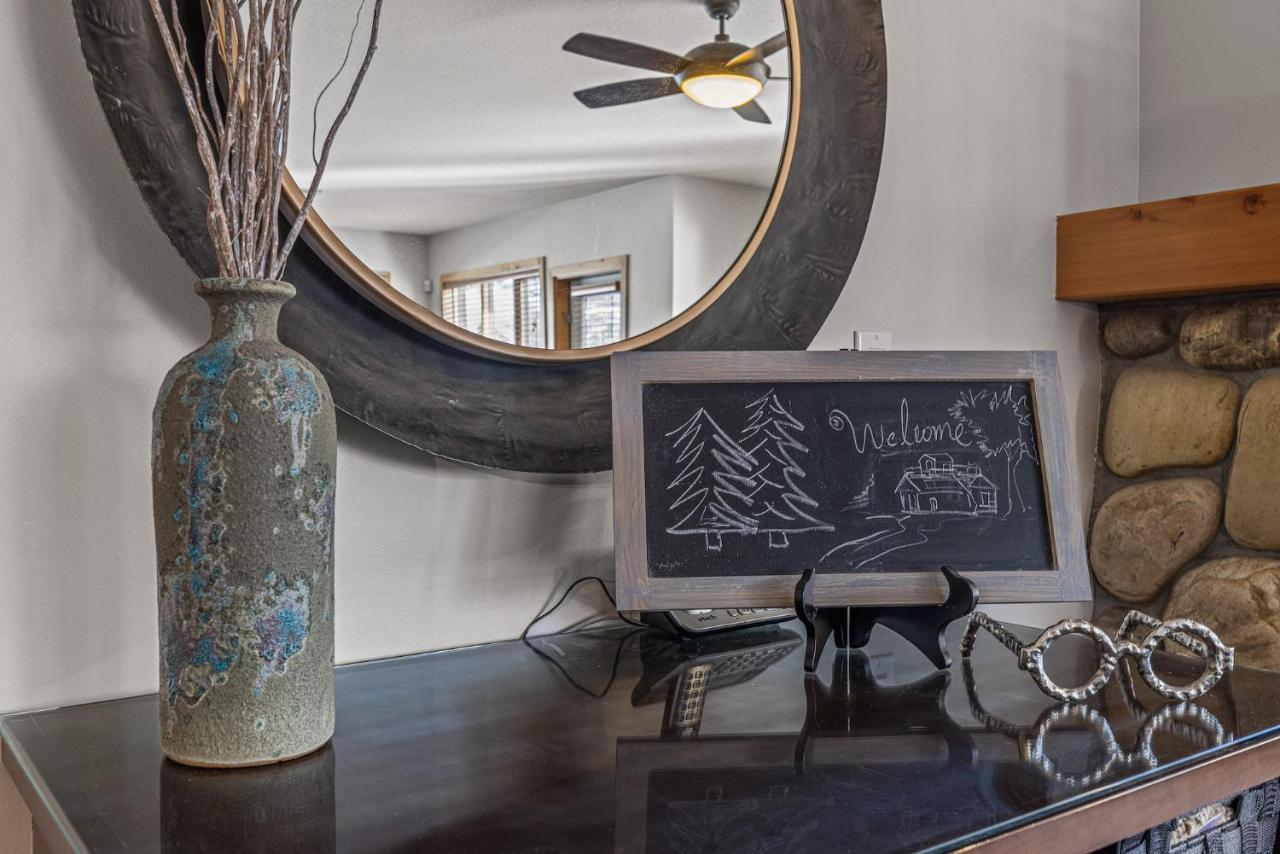 3 Bedroom Condo By Canadian Rockies Vacation Rentals Канмор Экстерьер фото