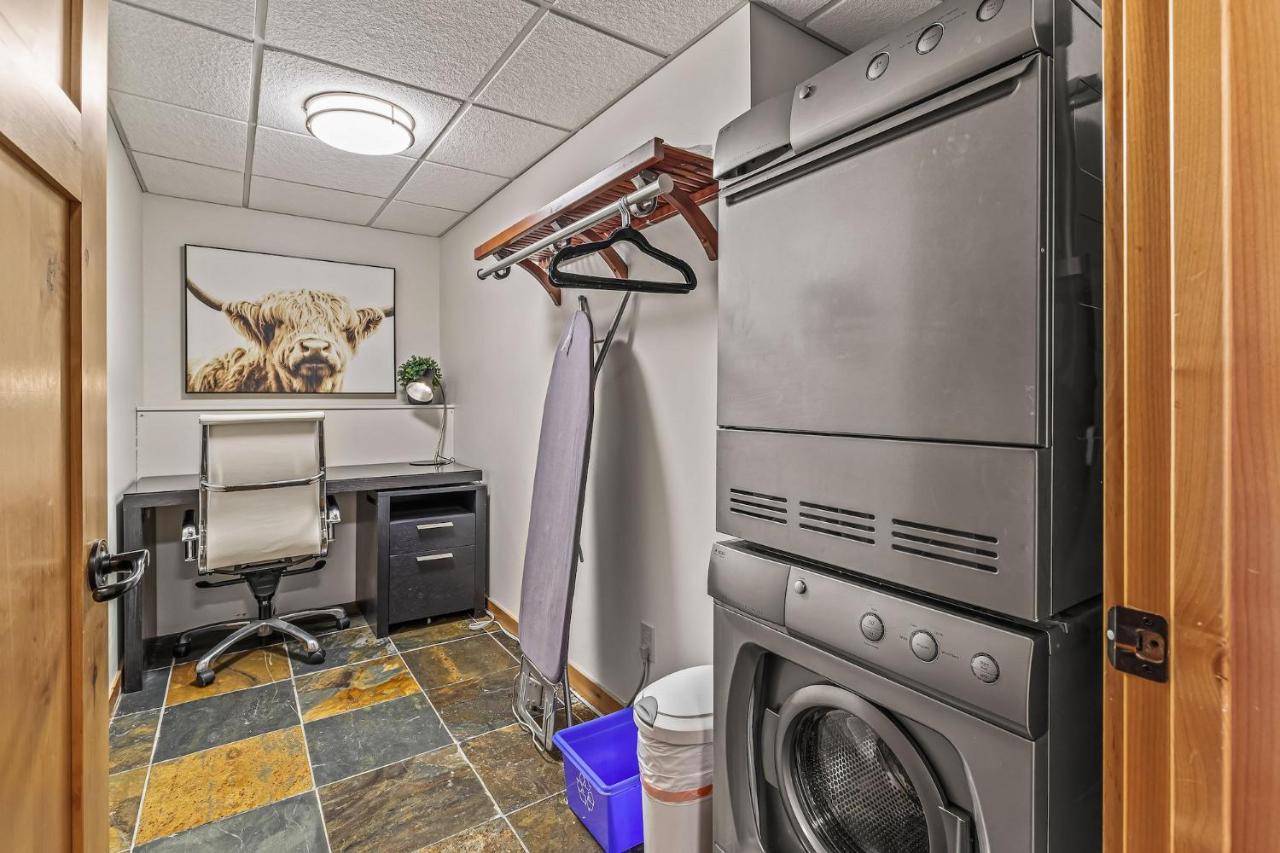 3 Bedroom Condo By Canadian Rockies Vacation Rentals Канмор Экстерьер фото